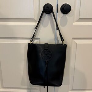 Tory Burch Black Leather Bag. ALMOST NEW